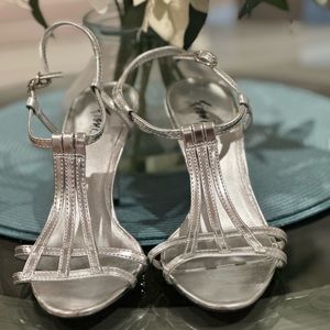 Fioni Night Heels (Metallic Silver)